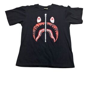 👕 A Bathing‎ Ape BAPE Shark Tee Black Red Camo Graphic T-Shirt Men’s L VGUC ✨